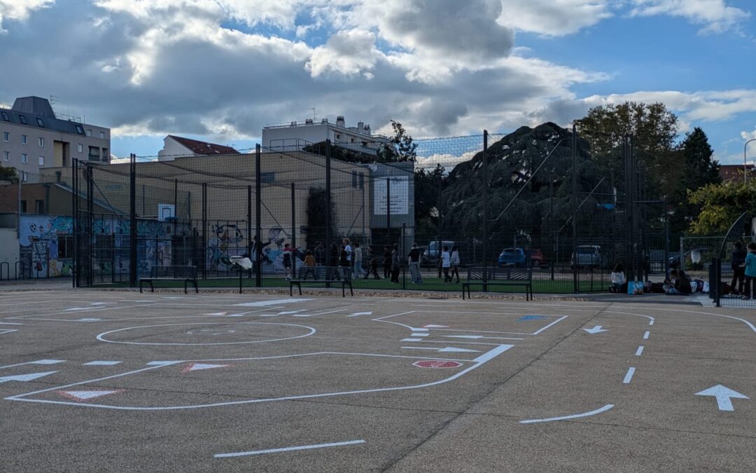Une nouvelle cour pour les élèves